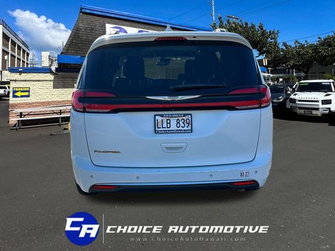 Used 2021 Chrysler Pacifica Touring-L FWD image 7