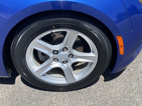 Used 2021 Chevrolet Camaro LT RWD image 28