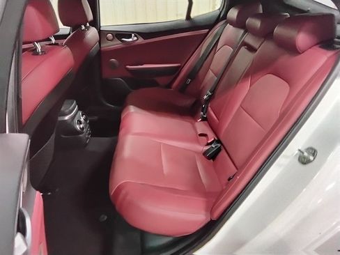 Used 2018 Kia Stinger GT1 RWD image 13