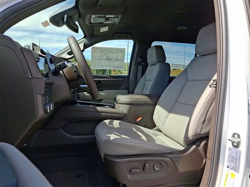 New 2026 Chevrolet Suburban LT w/ Comfort Package image 6