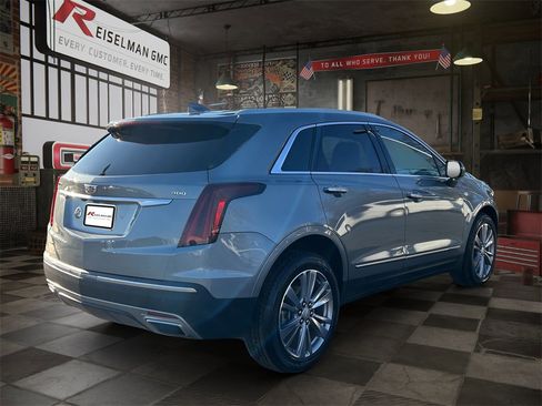 Used 2024 Cadillac XT5 Premium Luxury image 3