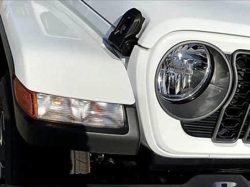 New 2025 Jeep Gladiator Sport w/ Premium Package image 15