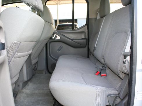 Used 2015 Nissan Frontier S image 19