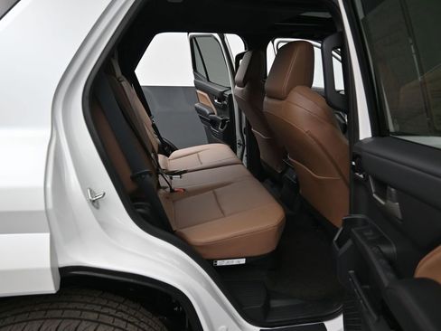 Used 2025 Toyota 4Runner Limited image 38