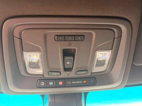 Used 2021 GMC Sierra 1500 SLT w/ SLT Premium Plus Package AWD/4WD image 29