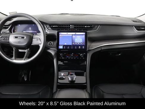 Used 2023 Jeep Grand Cherokee Limited w/ Black Appearance Package AWD/4WD image 13