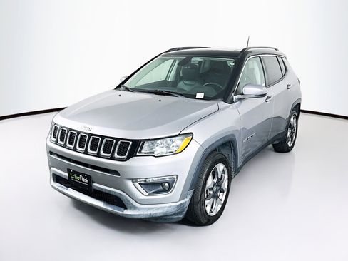 Used 2018 Jeep Compass Limited w/ Navigation Group AWD/4WD image 3