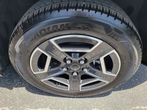 Used 2026 Jeep Cherokee Limited AWD/4WD image 33