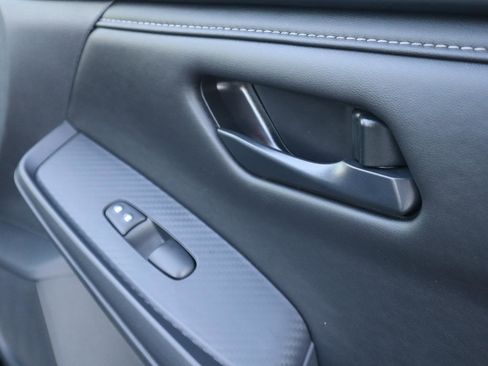 Used 2025 Nissan Sentra S image 38