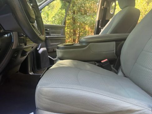 Used 2015 RAM 1500 Express RWD image 10