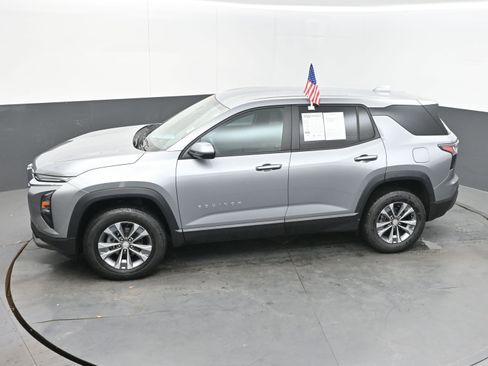 Used 2025 Chevrolet Equinox LT FWD image 35