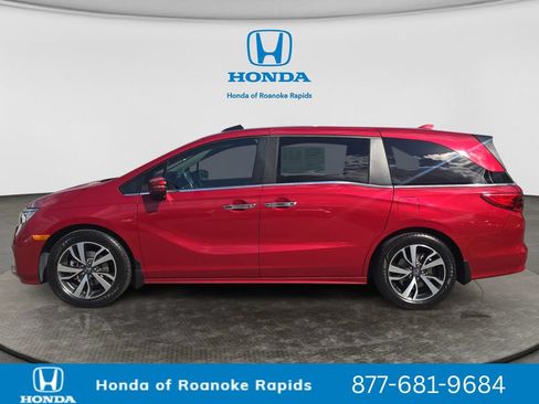 Used 2023 Honda Odyssey Touring image 2
