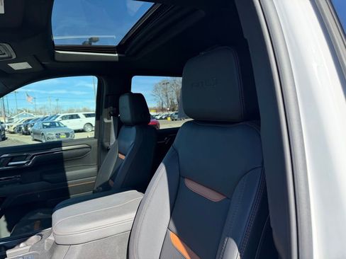 New 2025 GMC Sierra 1500 AT4 w/ AT4 Premium Package image 10