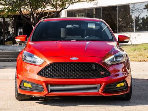 Used 2018 Ford Focus ST w/ Equipment Group 401A image 13