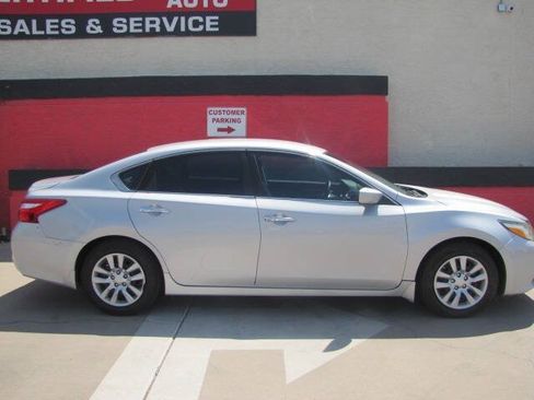 Used 2017 Nissan Altima 2.5 S w/ Power Driver Seat Package FWD image 1