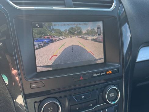 Used 2016 Ford Explorer XLT w/ Equipment Group 202A AWD/4WD image 25