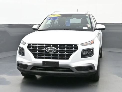 Certified 2024 Hyundai Venue SEL FWD image 8
