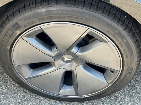 Used 2021 Tesla Model 3 Long Range image 22