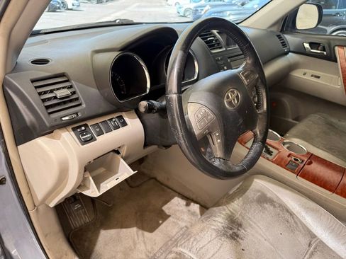Used 2010 Toyota Highlander Limited FWD image 14