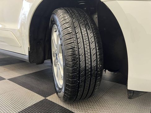 Used 2020 Ford Transit Connect XLT image 27