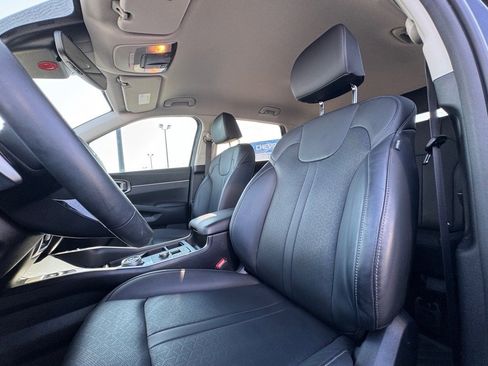 Used 2023 Kia Sorento EX image 17