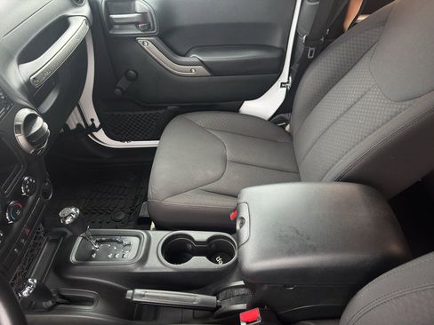 Used 2017 Jeep Wrangler Sport AWD/4WD image 22