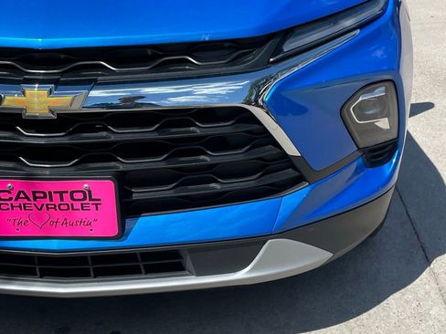 Used 2025 Chevrolet Blazer LT FWD image 7