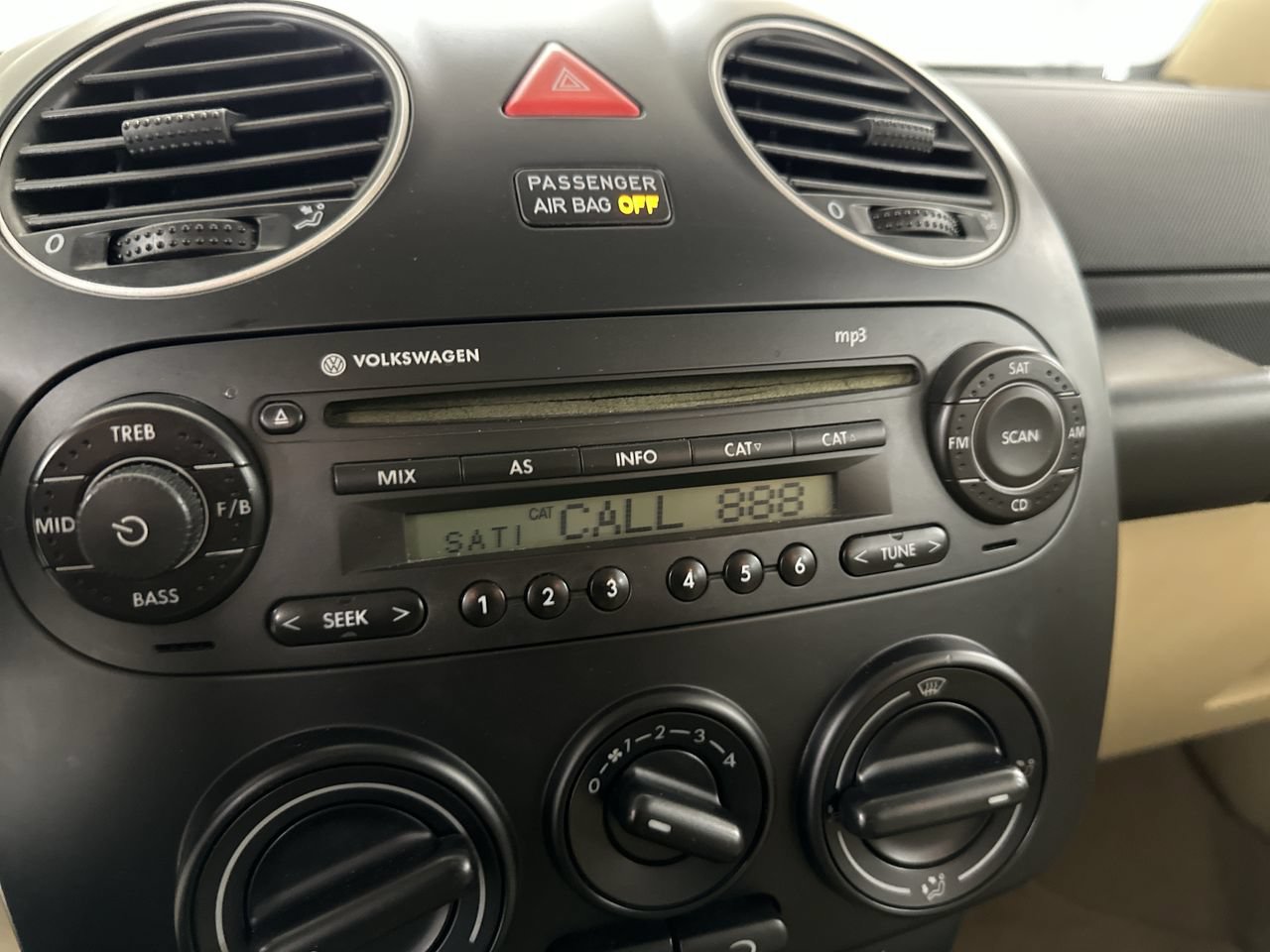 Used 2009 Volkswagen Beetle S FWD image 30