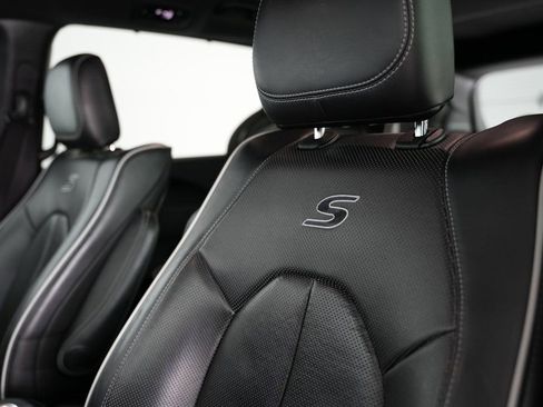 Used 2019 Chrysler Pacifica Limited w/ Advanced Safetytec Group image 48