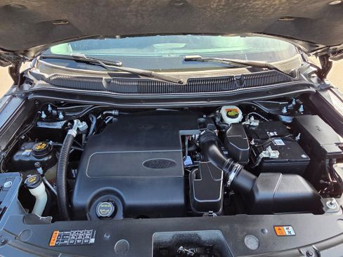 Used 2017 Ford Explorer XLT w/ Equipment Group 202A image 34