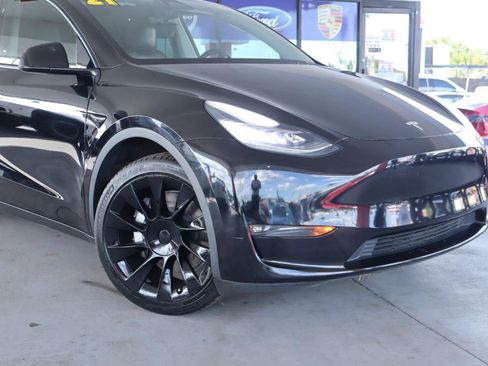 Used 2021 Tesla Model Y Long Range AWD/4WD image 2