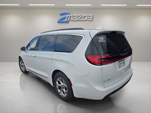 Used 2022 Chrysler Pacifica Limited image 13