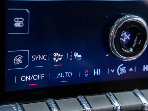 Used 2025 GMC Yukon Denali image 27