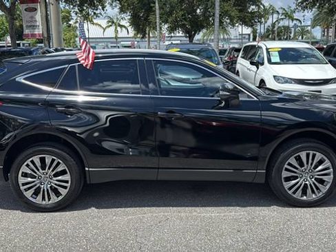 Used 2023 Toyota Venza XLE AWD/4WD image 11