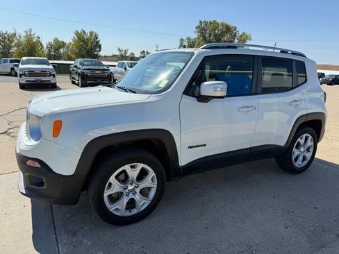 Used 2018 Jeep Renegade Limited w/ UConnect 8.4 Nav Group image 5