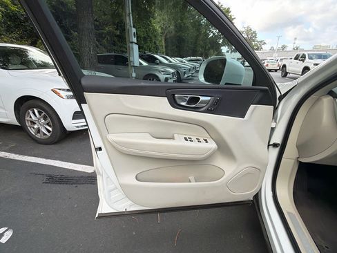 Certified 2023 Volvo XC60 B5 Core w/ Climate Package FWD image 25