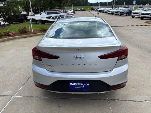 Used 2020 Hyundai Elantra SE FWD image 10