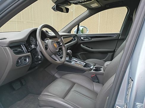 Certified 2022 Porsche Macan S AWD/4WD image 4