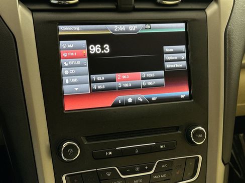 Used 2016 Ford Fusion SE w/ Equipment Group 202A image 24
