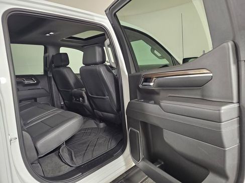 Used 2023 Chevrolet Silverado 1500 RST image 16