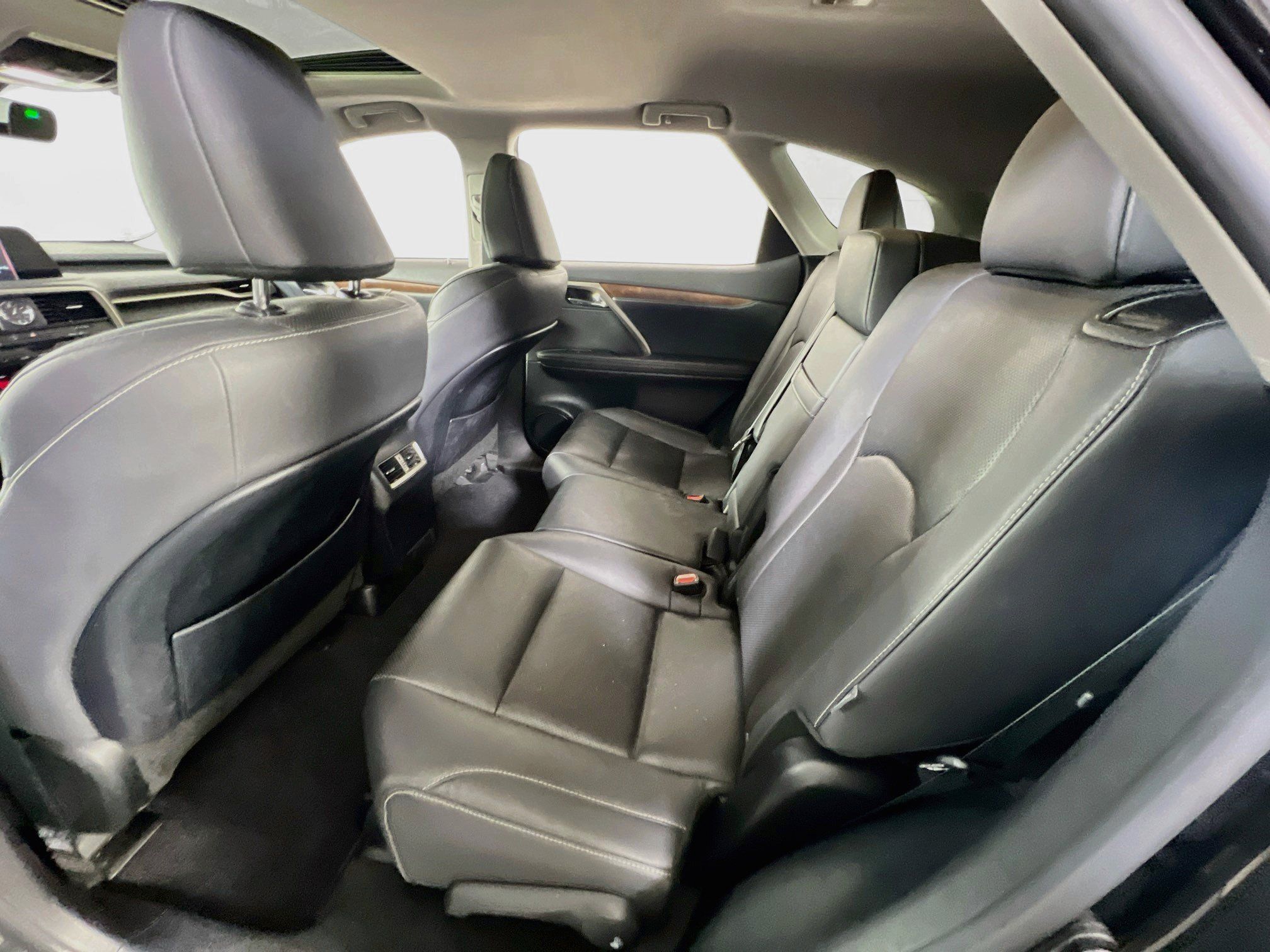 Used 2021 Lexus RX 350L Premium w/ Premium Package AWD/4WD image 24