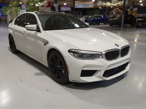 Used 2018 BMW M5 image 4