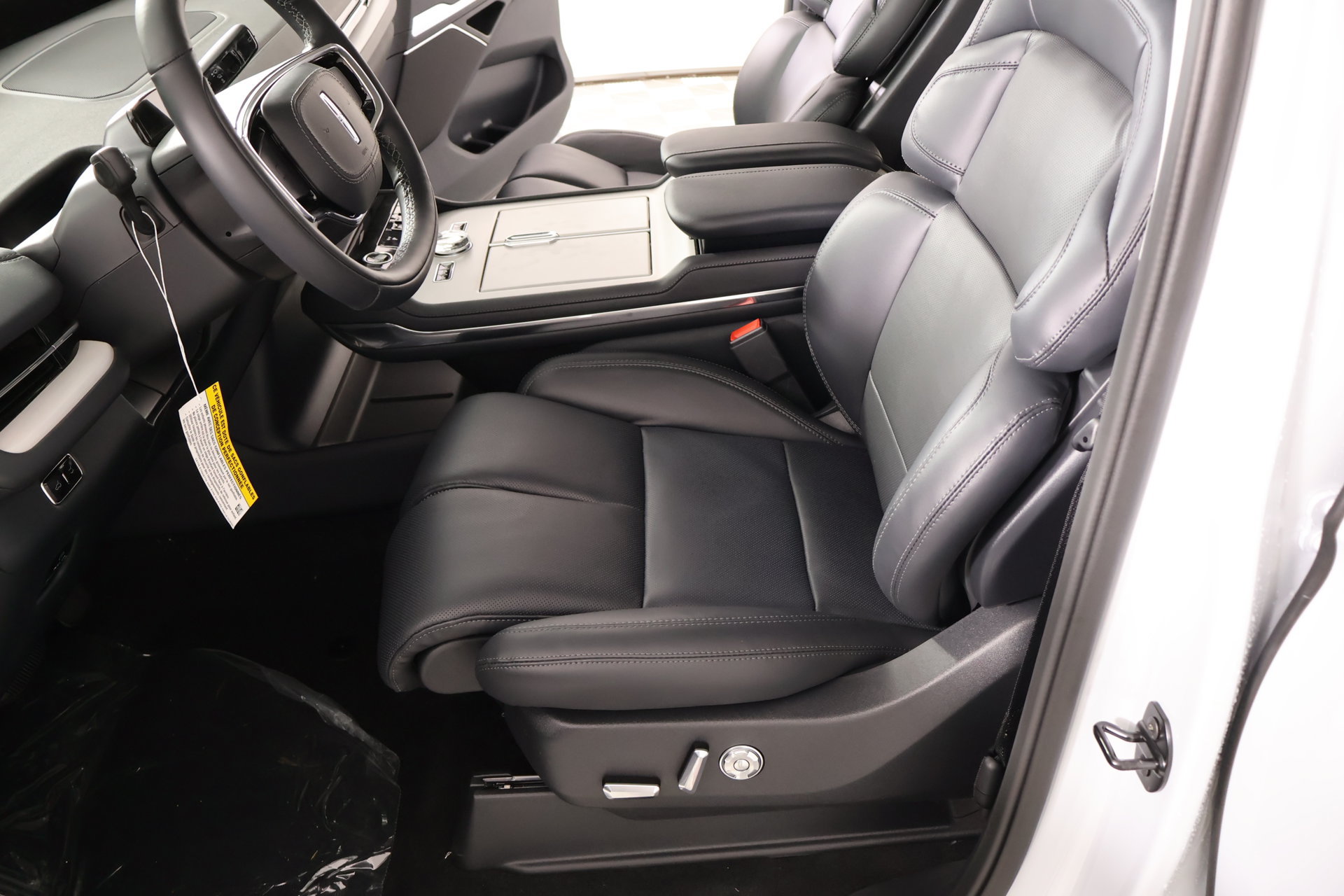 New 2026 Lincoln Navigator Premiere AWD/4WD image 11