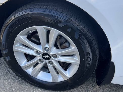 Used 2012 Hyundai Sonata GLS w/ Popular Equipment Pkg FWD image 28