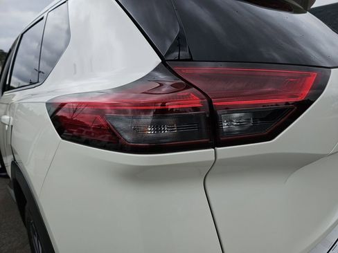 Used 2023 Nissan Rogue SL image 37