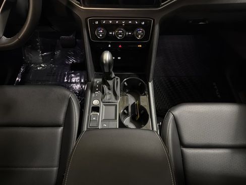 Certified 2023 Volkswagen Atlas SE FWD image 34