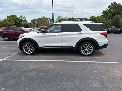 Used 2022 Ford Explorer Platinum w/ Equipment Group 601A AWD/4WD image 4