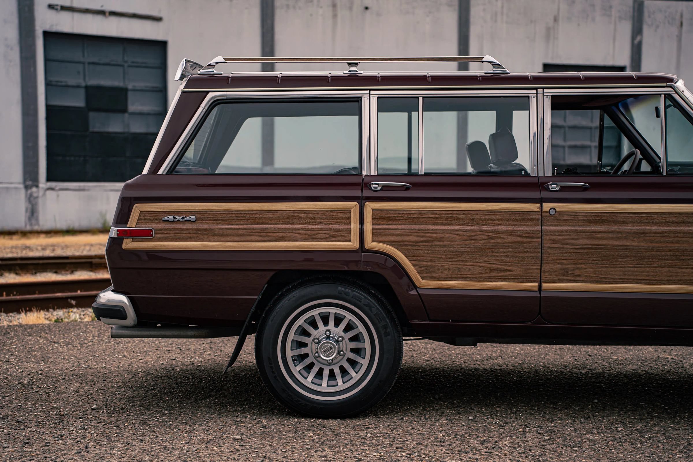 Used 1987 Jeep Grand Wagoneer AWD/4WD image 8