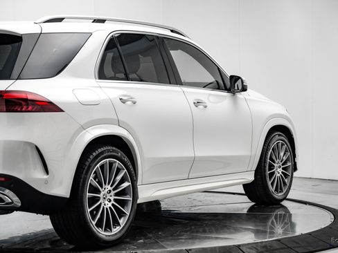 Used 2025 Mercedes-Benz GLE 450 4MATIC w/ AMG Line Exterior image 19