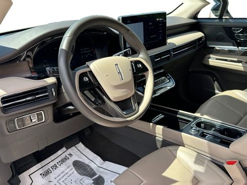 Used 2023 Lincoln Corsair Reserve FWD image 12